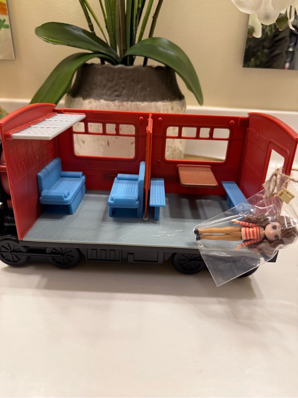Hogwarts Kids Toy Train Car-Small Doll Included-harry potter